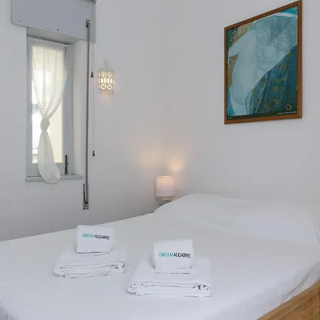 C12 - Sunshine In Nyaraló *