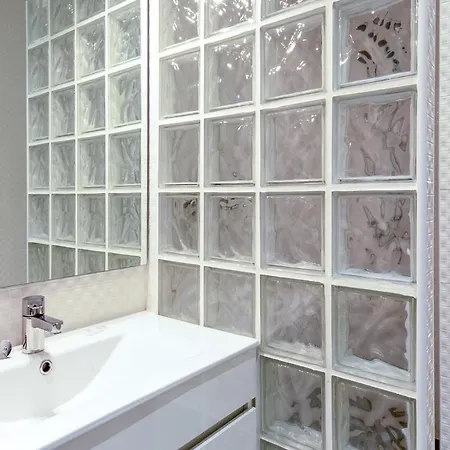 C12 - Sunshine In Luz