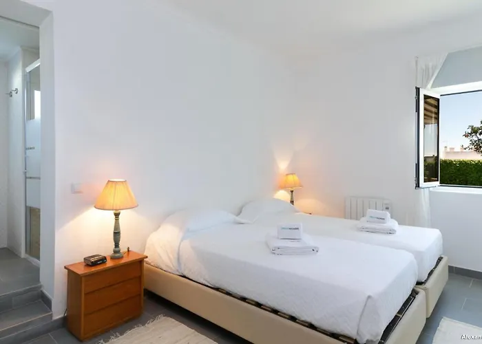 C12 - Sunshine In Apartment *